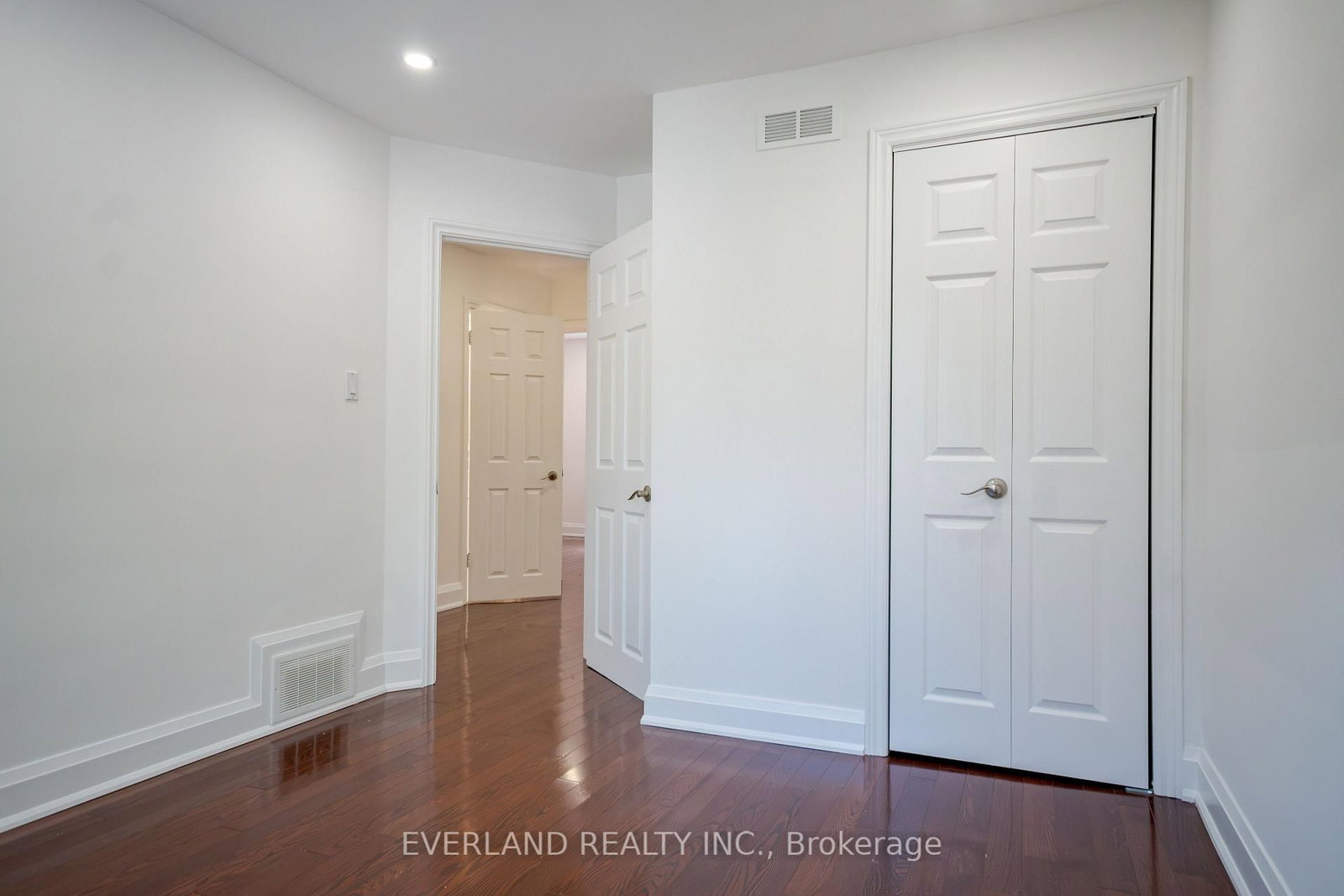 351 Lawrence Avenue W • Toronto, ON photo 29