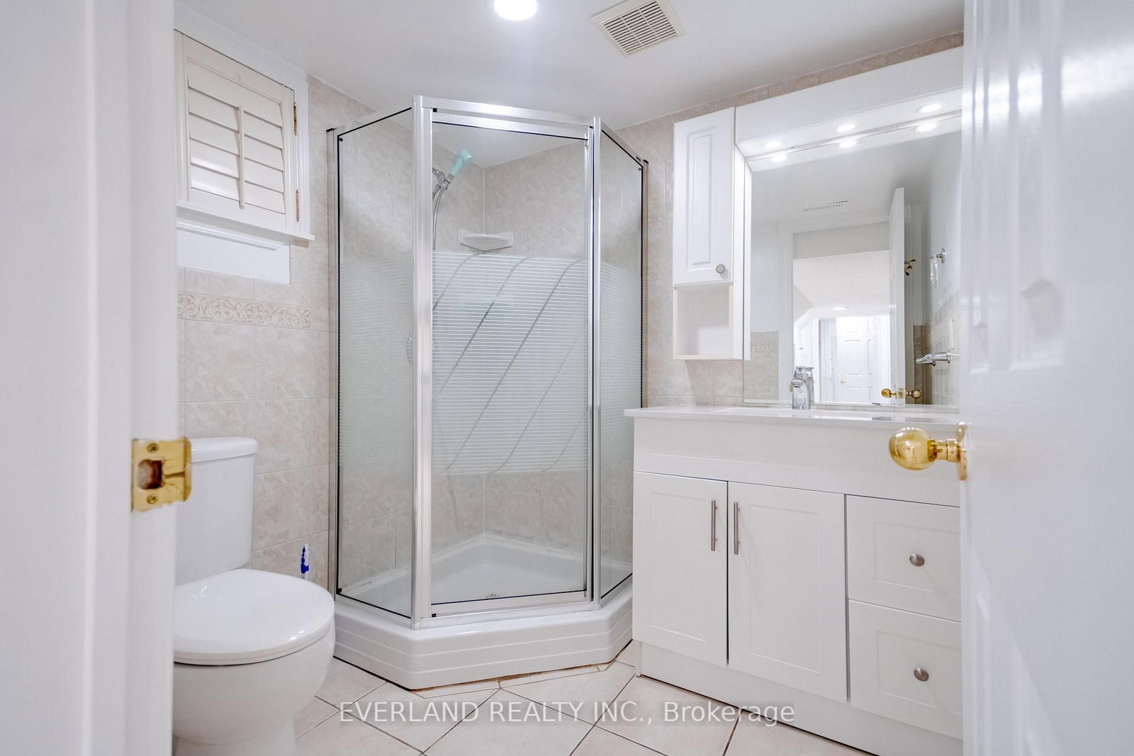 351 Lawrence Avenue W • Toronto, ON photo 38