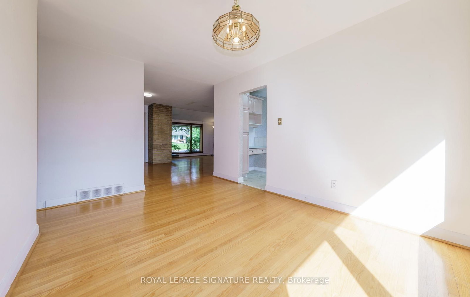 55 Southwell Drive • Toronto, ON photo 14