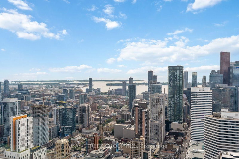5709 - 386 Yonge Street