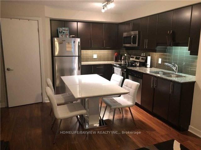 607 - 33 Bay Street E 4