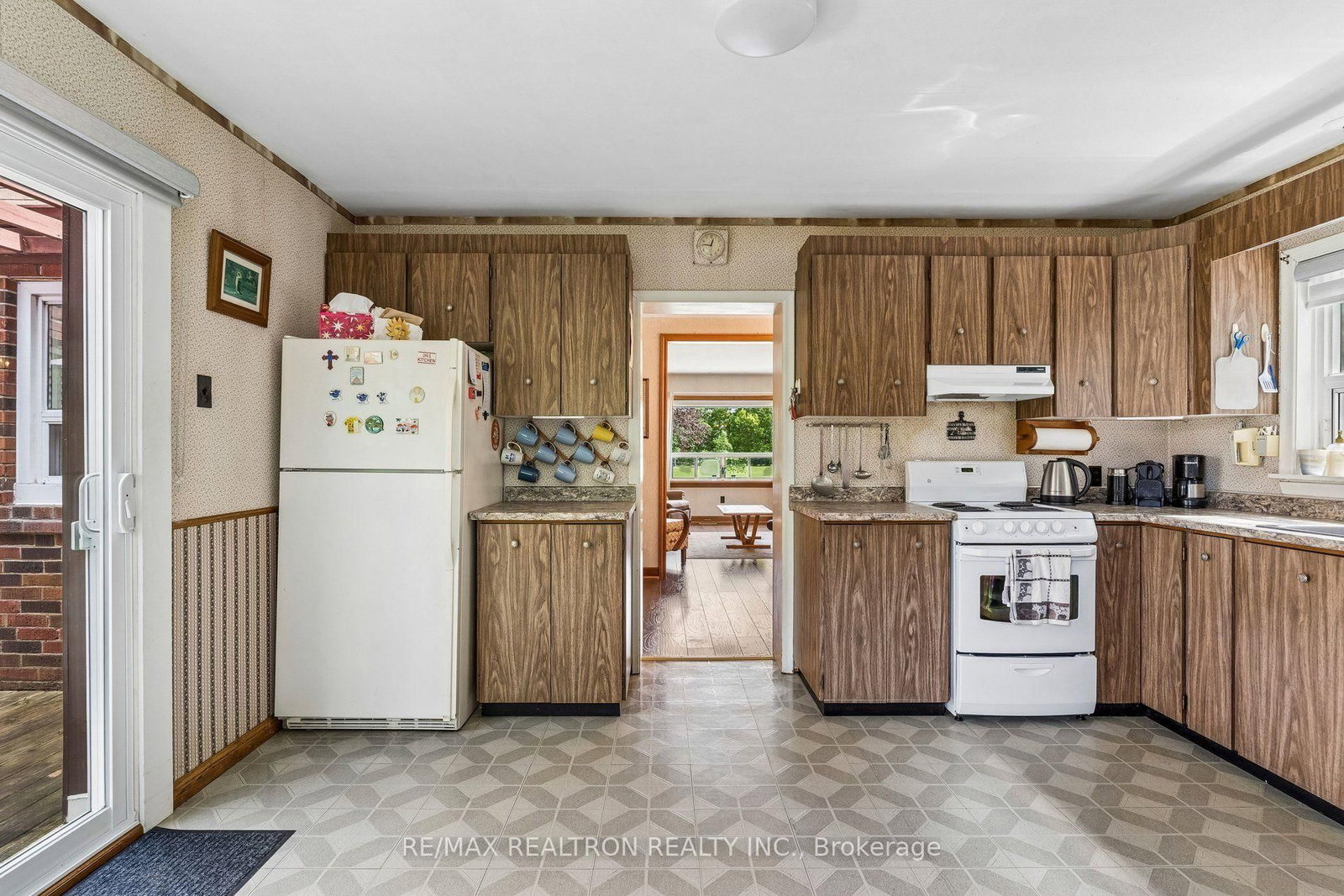 20 Edithvale Drive • Toronto, ON photo 16