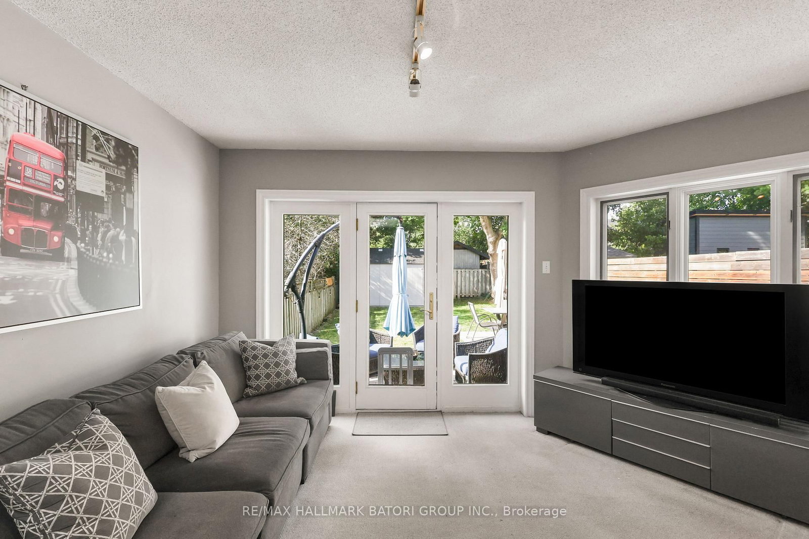 430 Roselawn Avenue • Toronto, ON photo 16