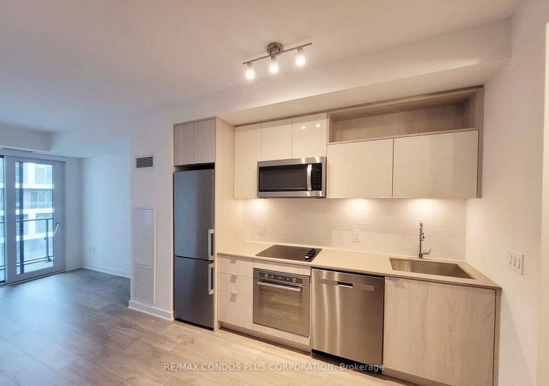 946 - 121 Lower Sherbourne Street