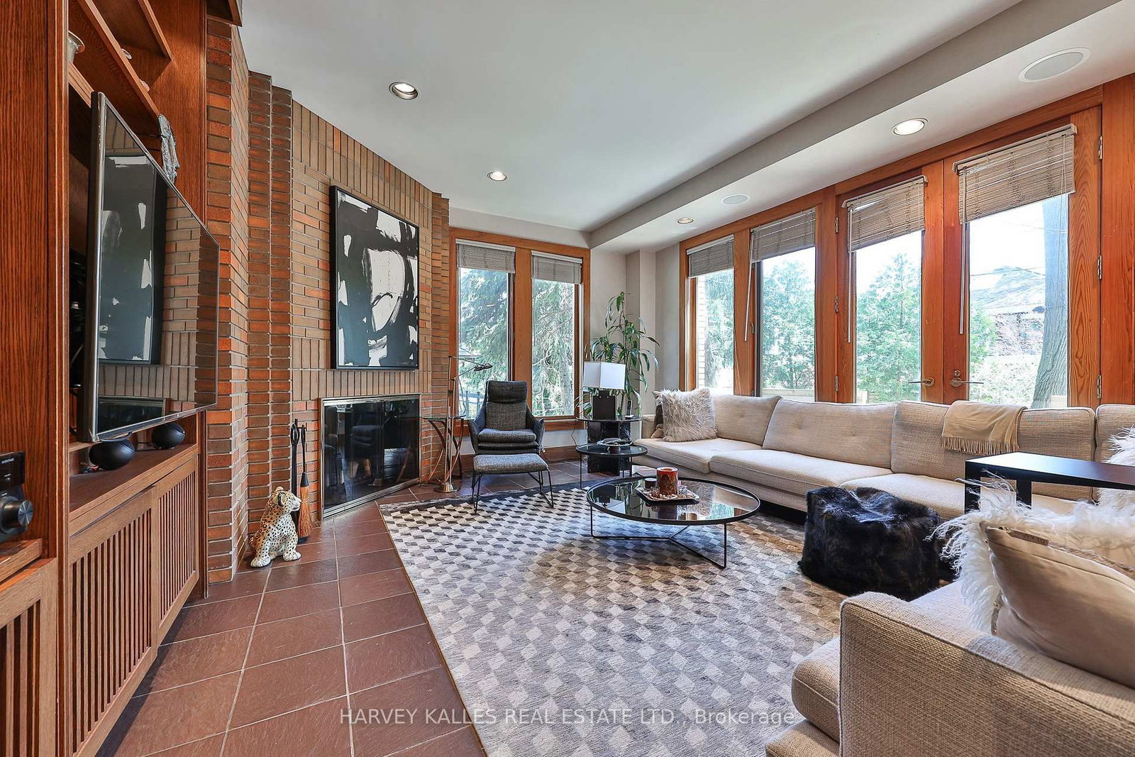 223 Hillhurst Boulevard • Toronto, ON photo 17