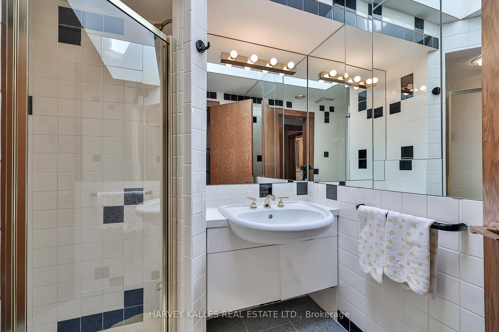 223 Hillhurst Boulevard • Toronto, ON photo 25