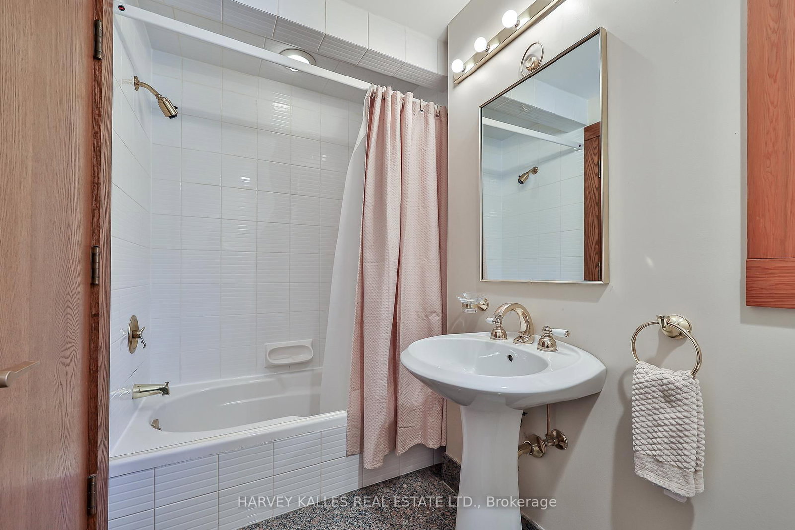 223 Hillhurst Boulevard • Toronto, ON photo 27