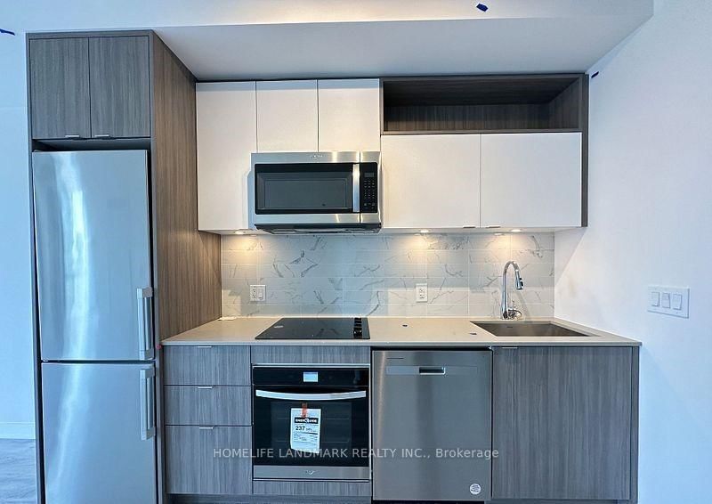 1465 W - 135 Lower Sherbourne Street