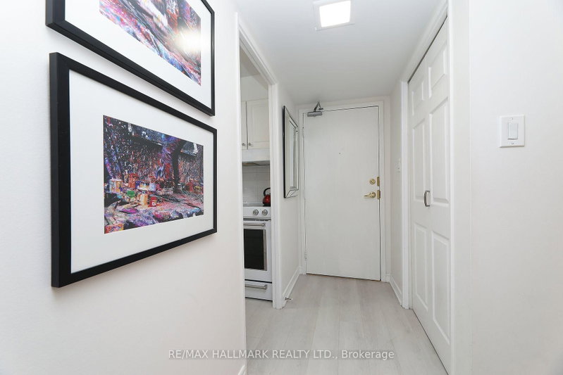 415 - 20 Fashion Roseway