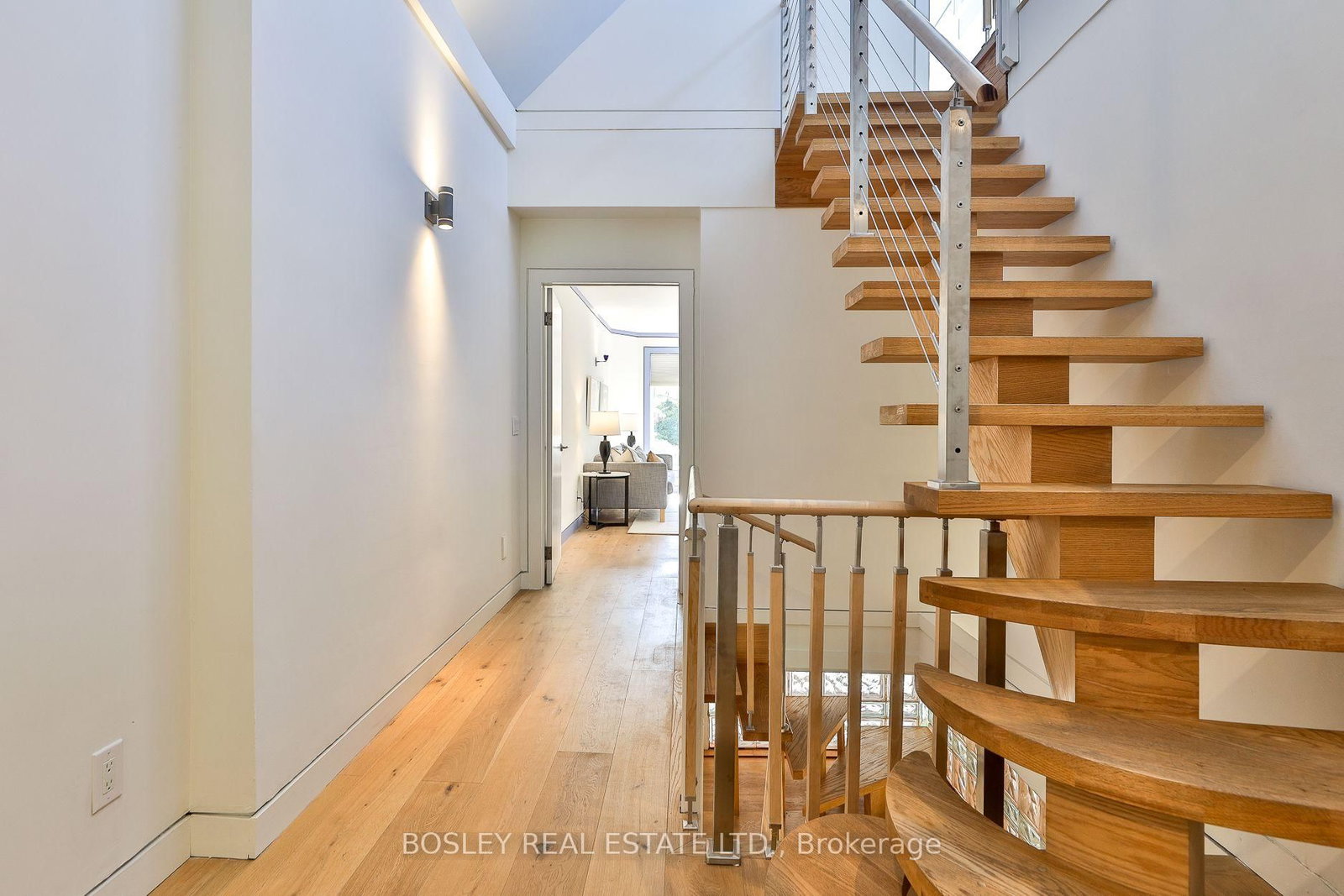 301 Keewatin Avenue • Toronto, ON photo 11