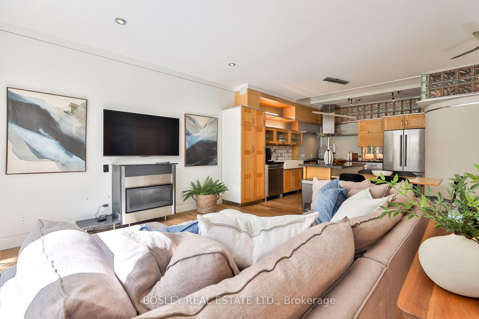 301 Keewatin Avenue • Toronto, ON photo 14