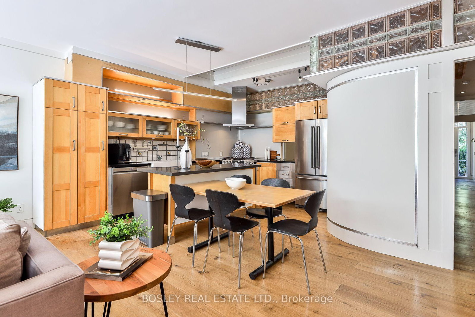 301 Keewatin Avenue • Toronto, ON photo 15