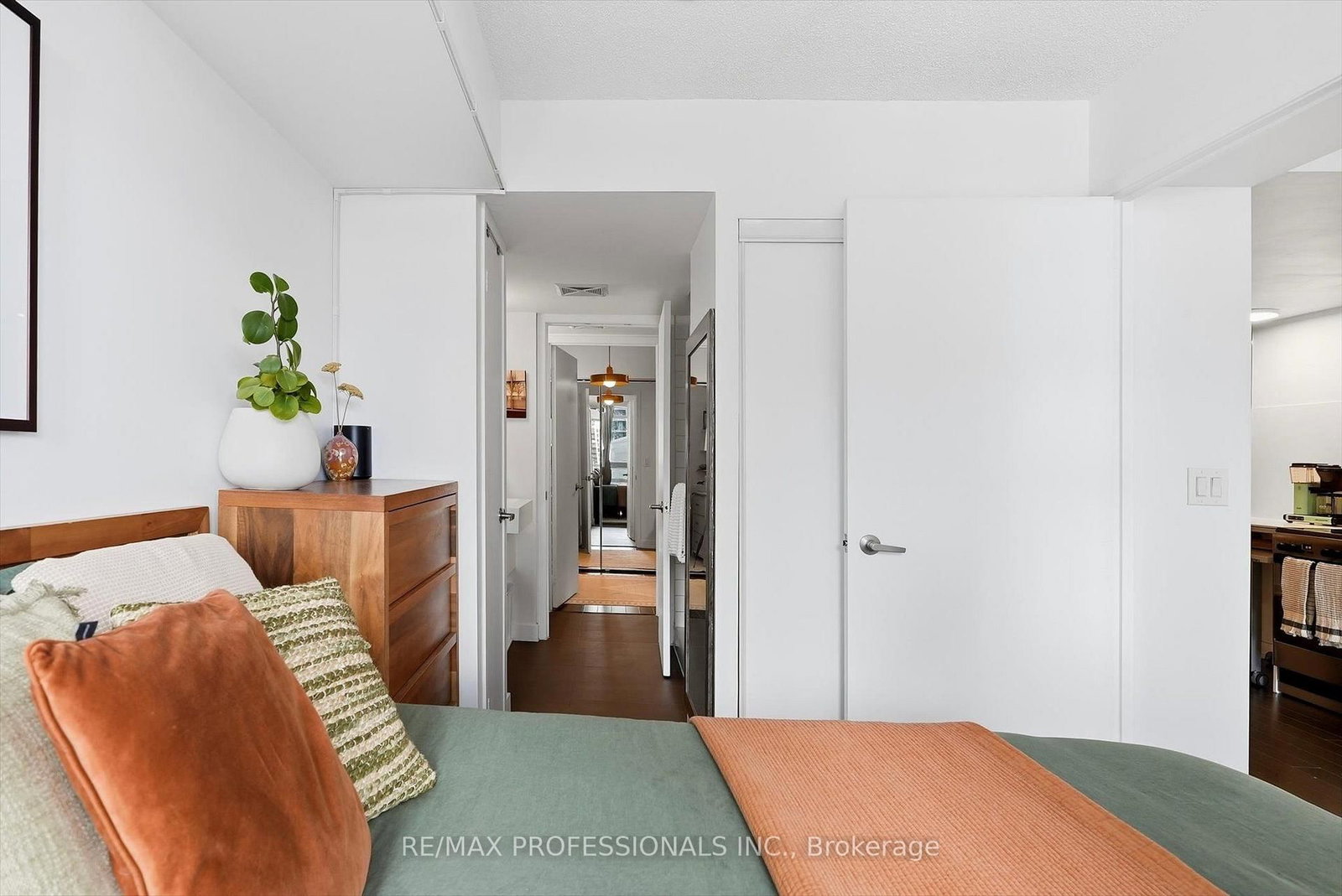 38 Dan Leckie Way • #1605 • Toronto, ON photo 17