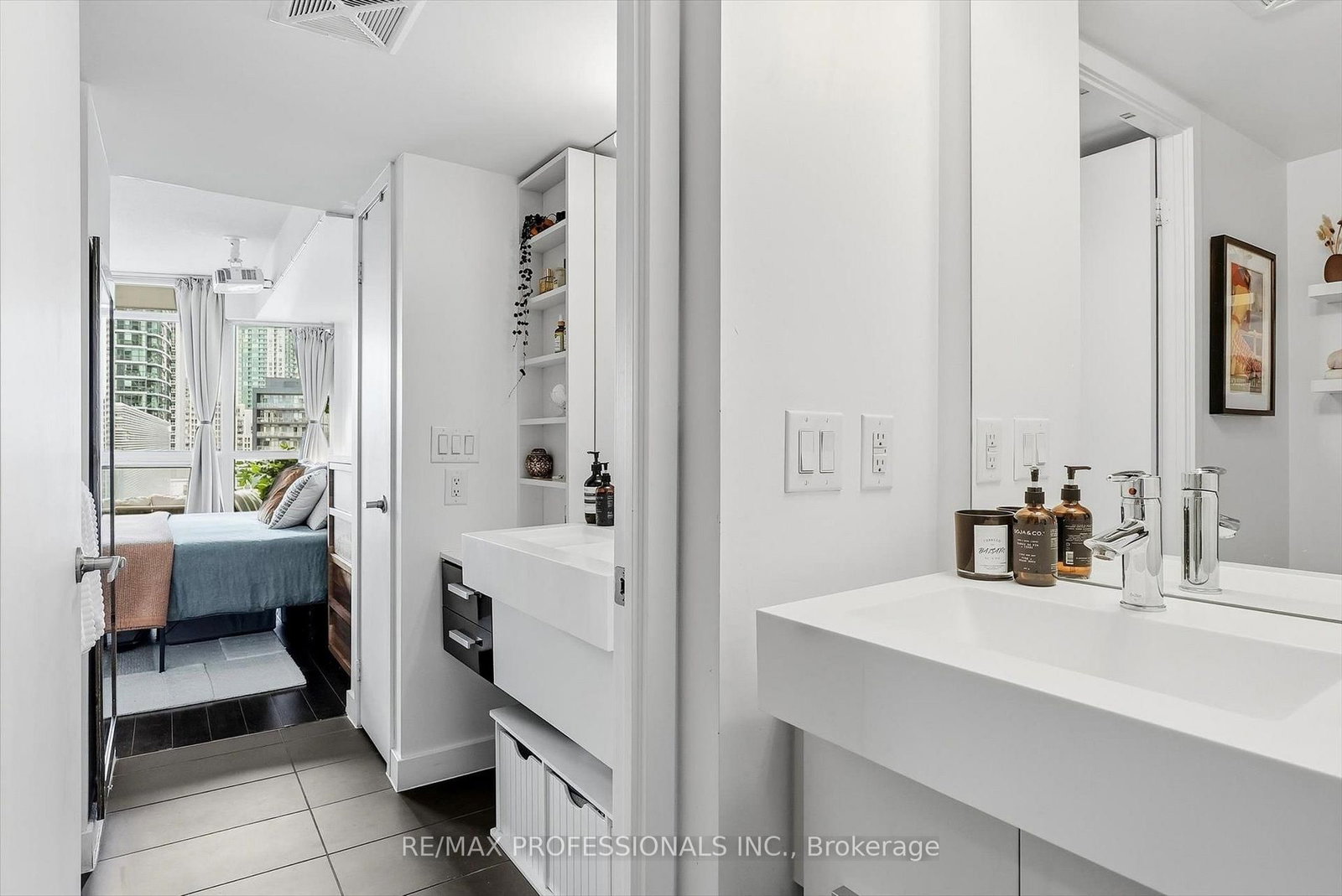 38 Dan Leckie Way • #1605 • Toronto, ON photo 18