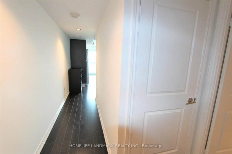 2106 - 386 Yonge Street