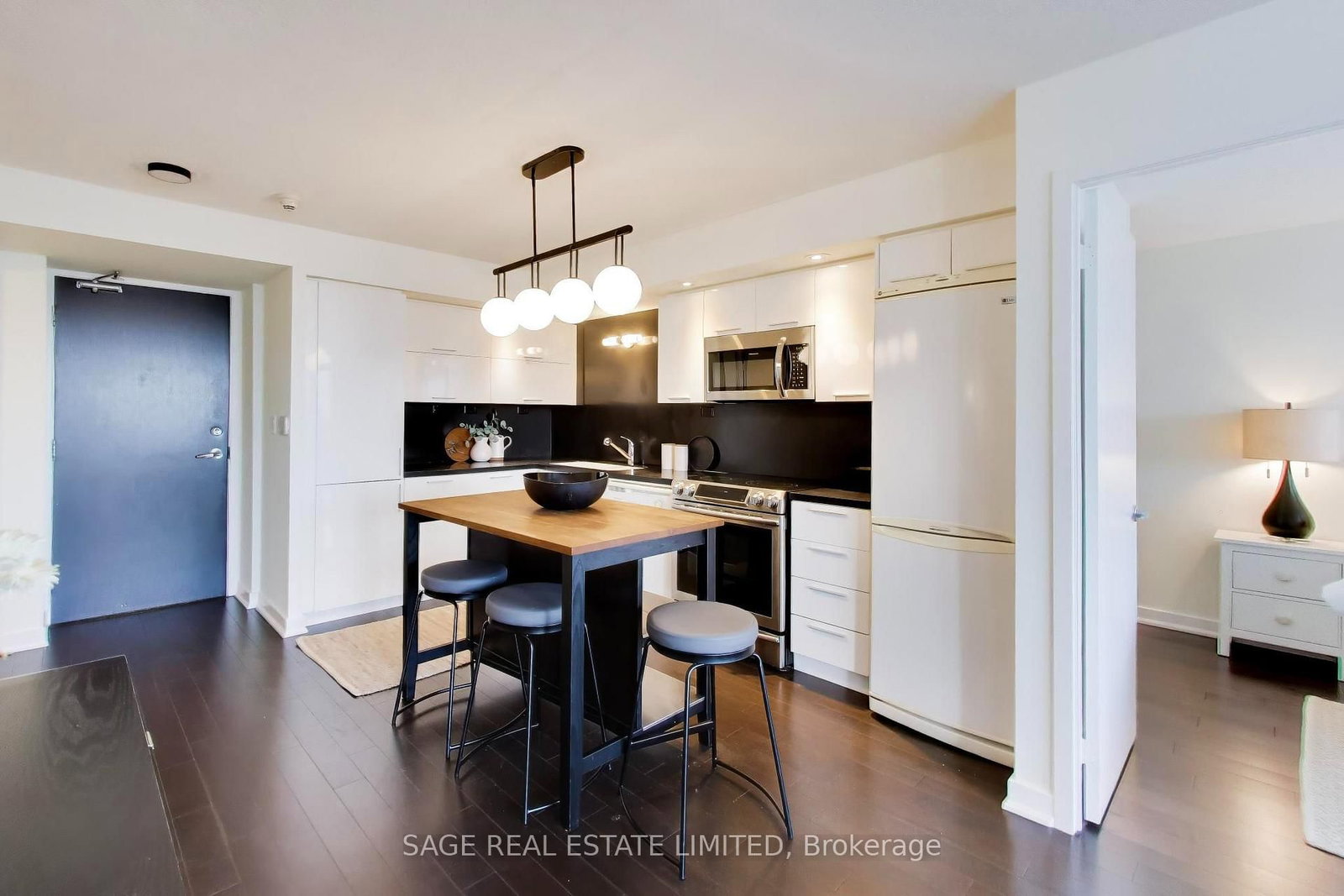 25 Capreol Court • #2205 • Toronto, ON photo 11