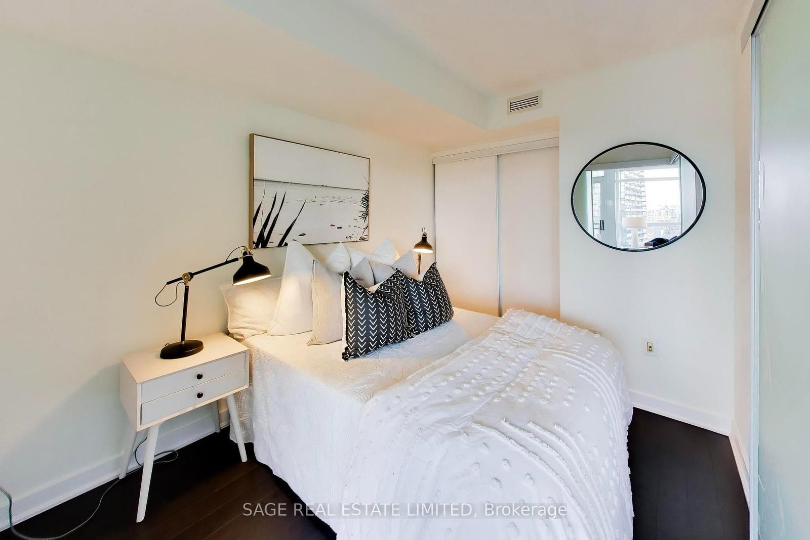 25 Capreol Court • #2205 • Toronto, ON photo 21