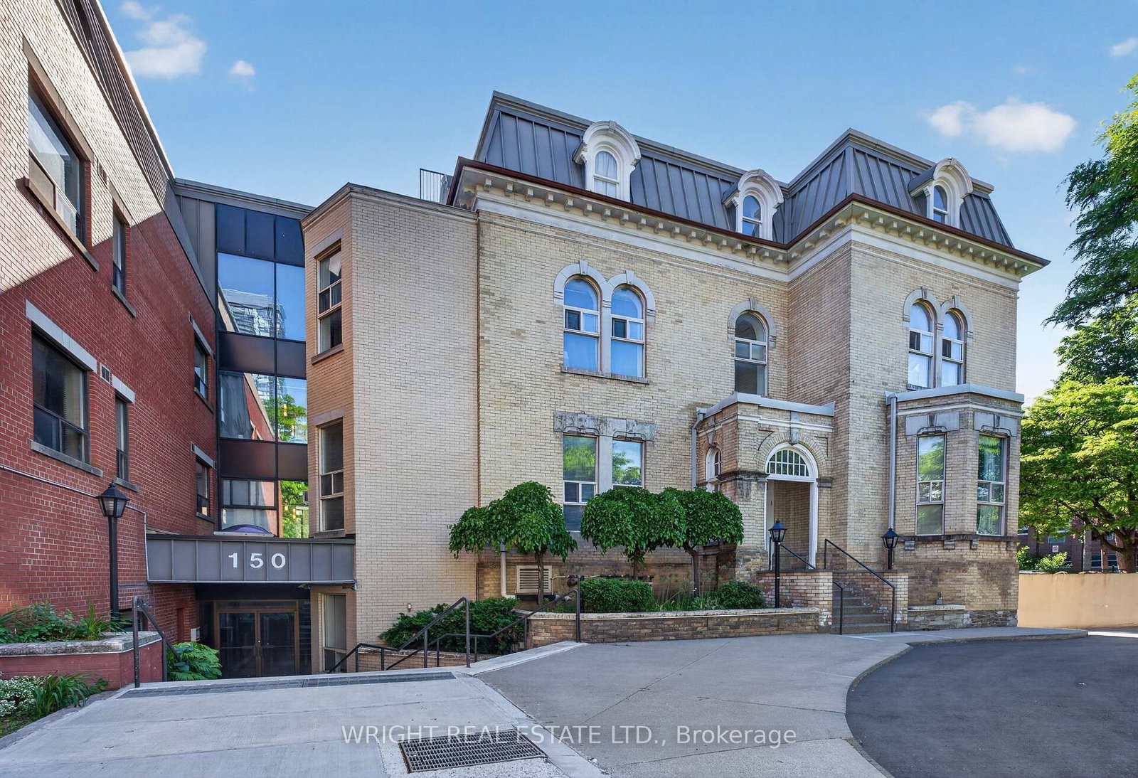 150 Beverley Street • Toronto, ON photo 17