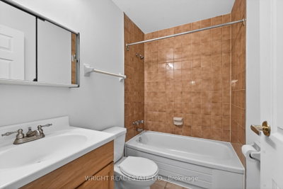 150 Beverley Street • Toronto, ON photo 9
