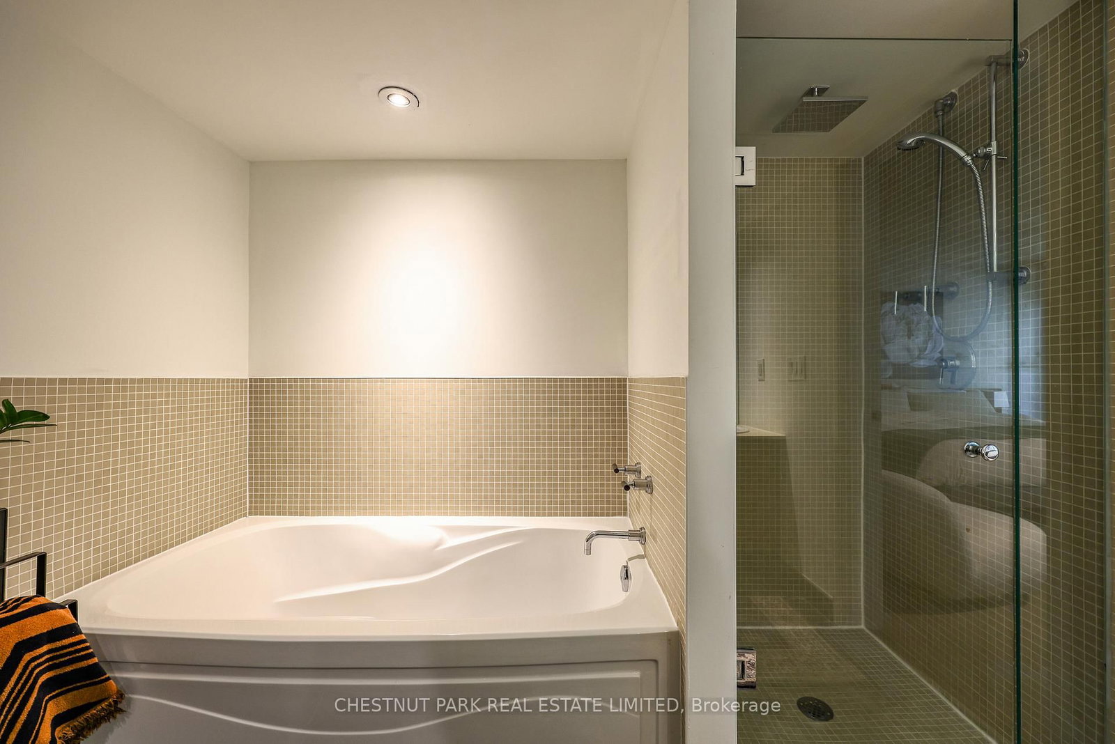 271 Mutual Street • Toronto, ON photo 17
