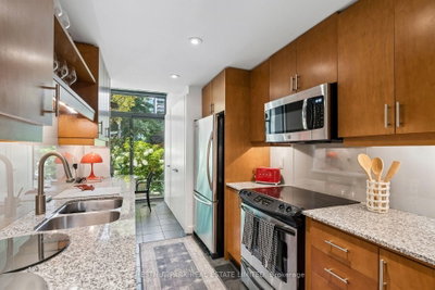 271 Mutual Street • Toronto, ON photo 6