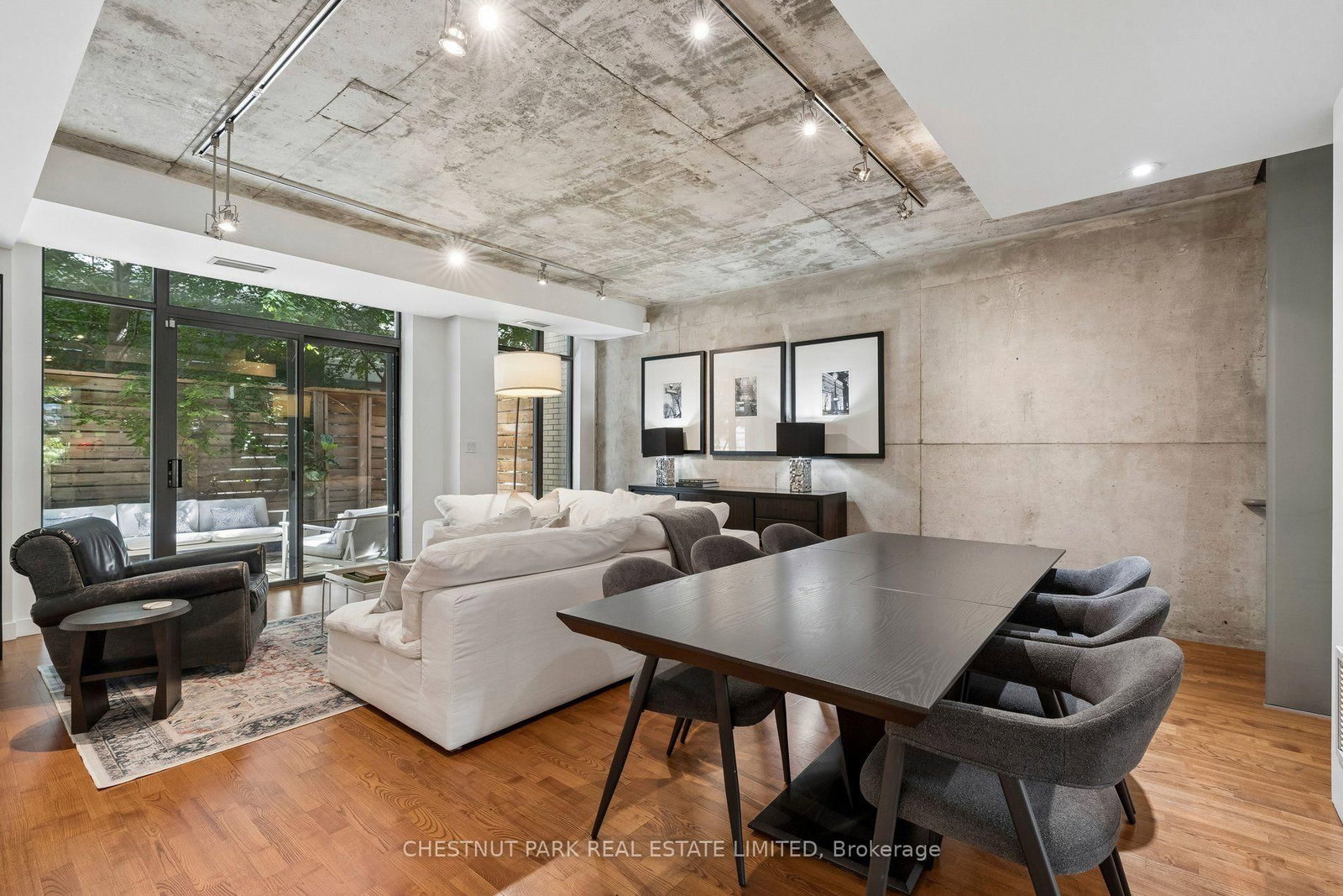 271 Mutual Street • Toronto, ON photo 8