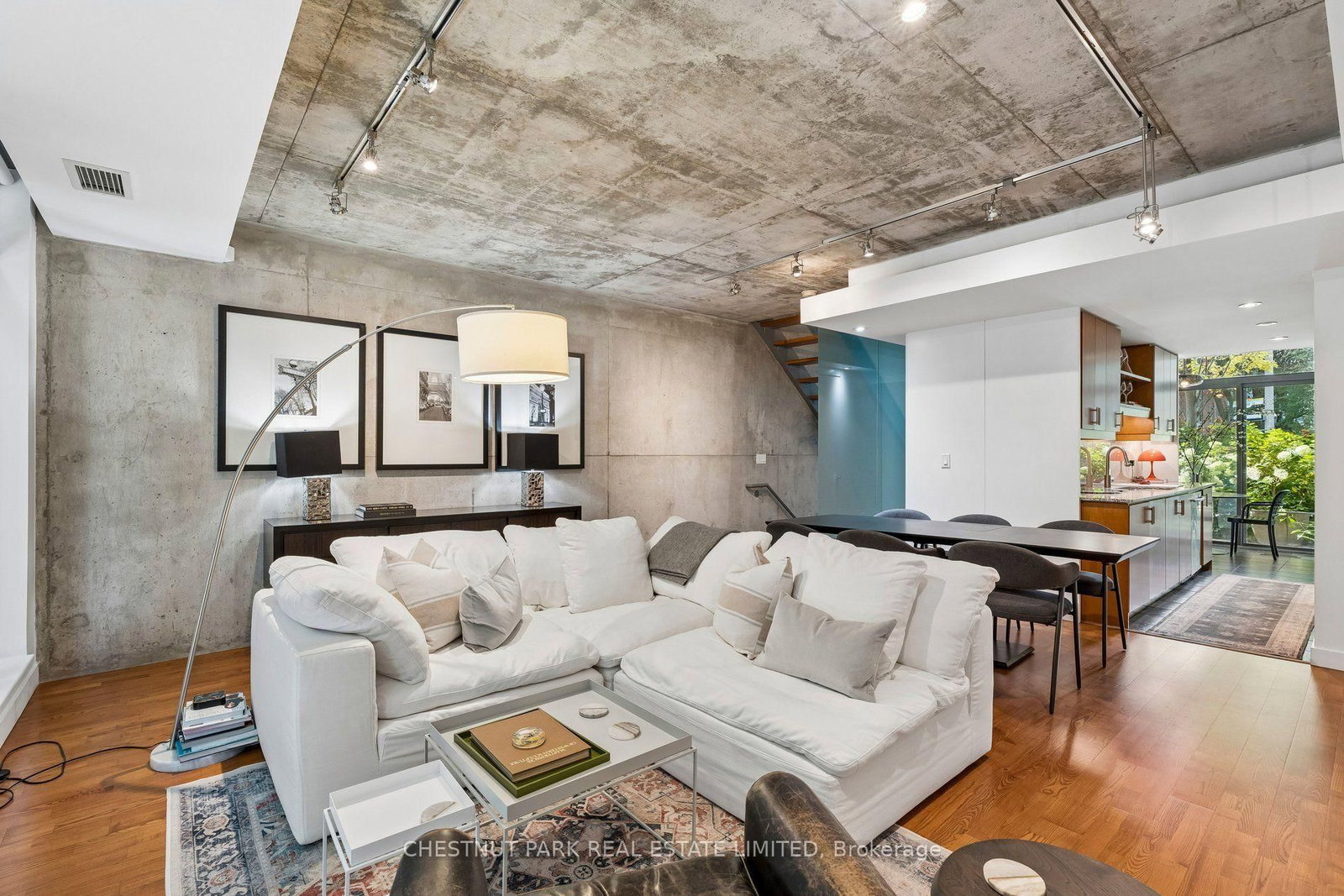 271 Mutual Street • Toronto, ON photo 9