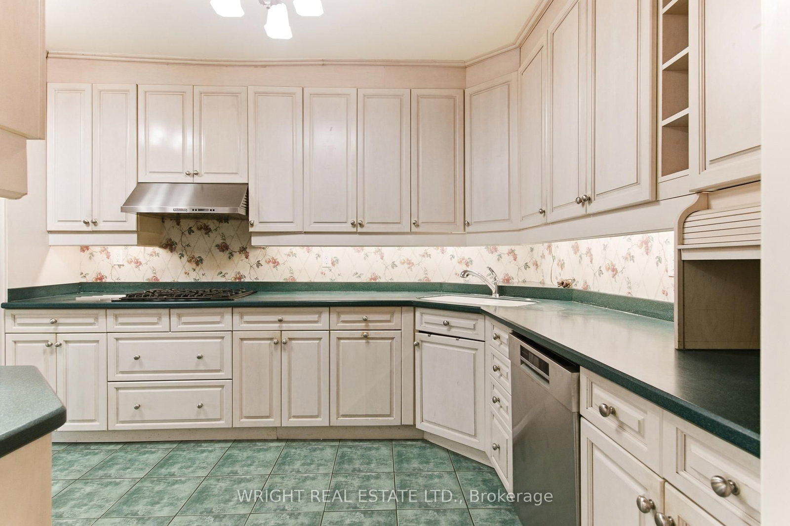 112 Albany Avenue • Toronto, ON photo 19