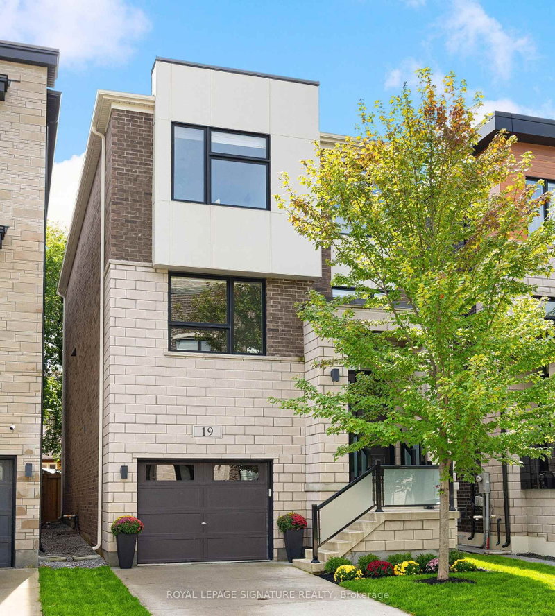 19 Hollyhock Court