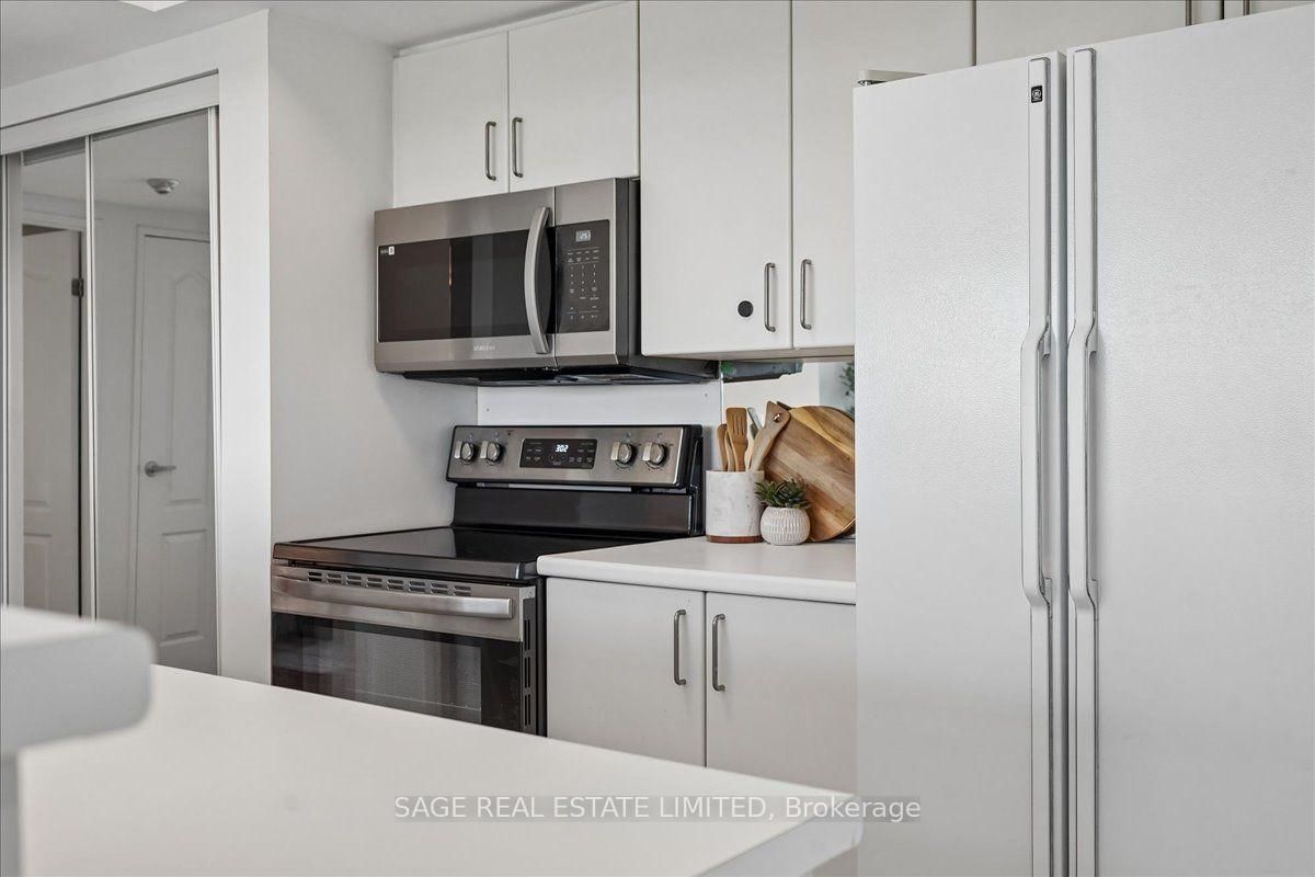 97 Lawton Boulevard • #901 • Toronto, ON photo 25