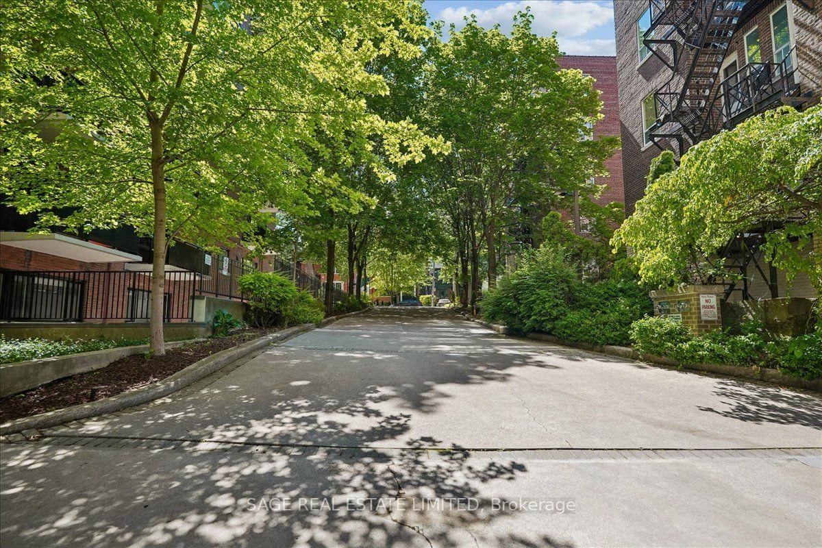 97 Lawton Boulevard • #901 • Toronto, ON photo 40