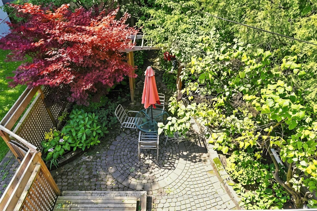 356 Howland Avenue • Toronto, ON photo 15
