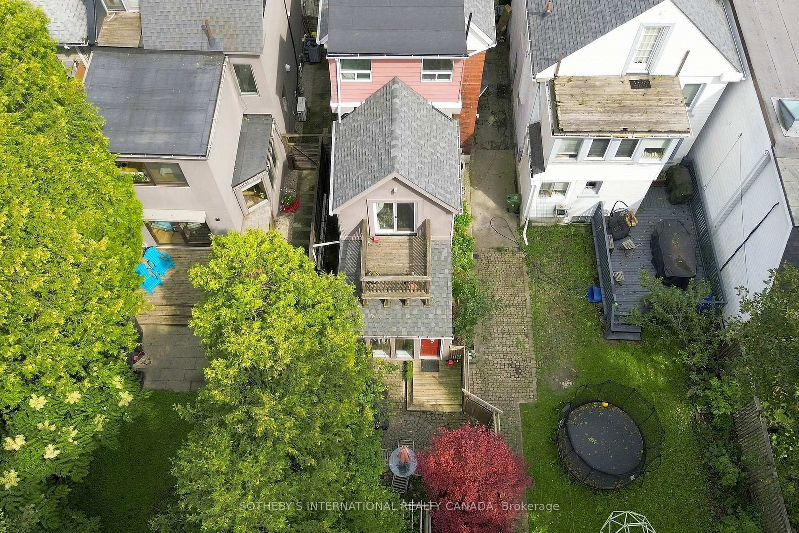 356 Howland Avenue • Toronto, ON photo 26