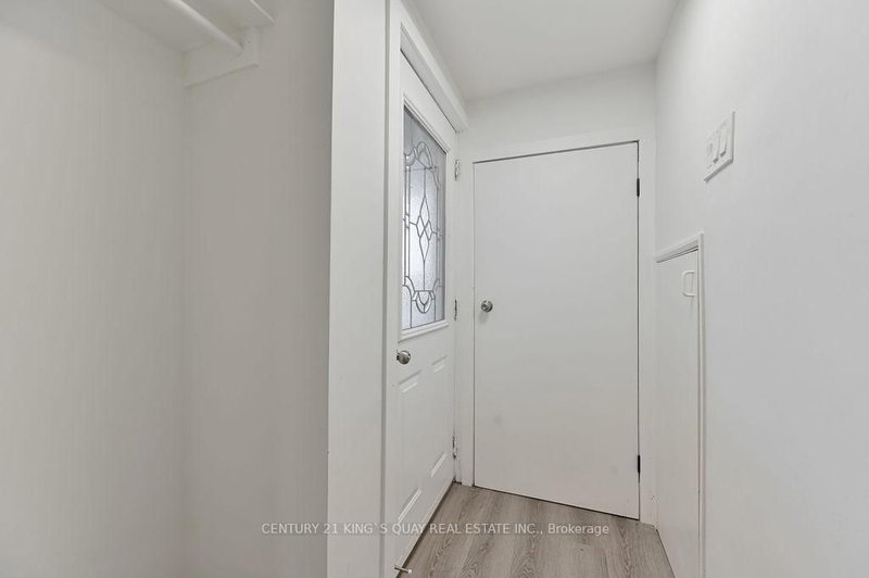 Lower - 989 Old Cummer Avenue