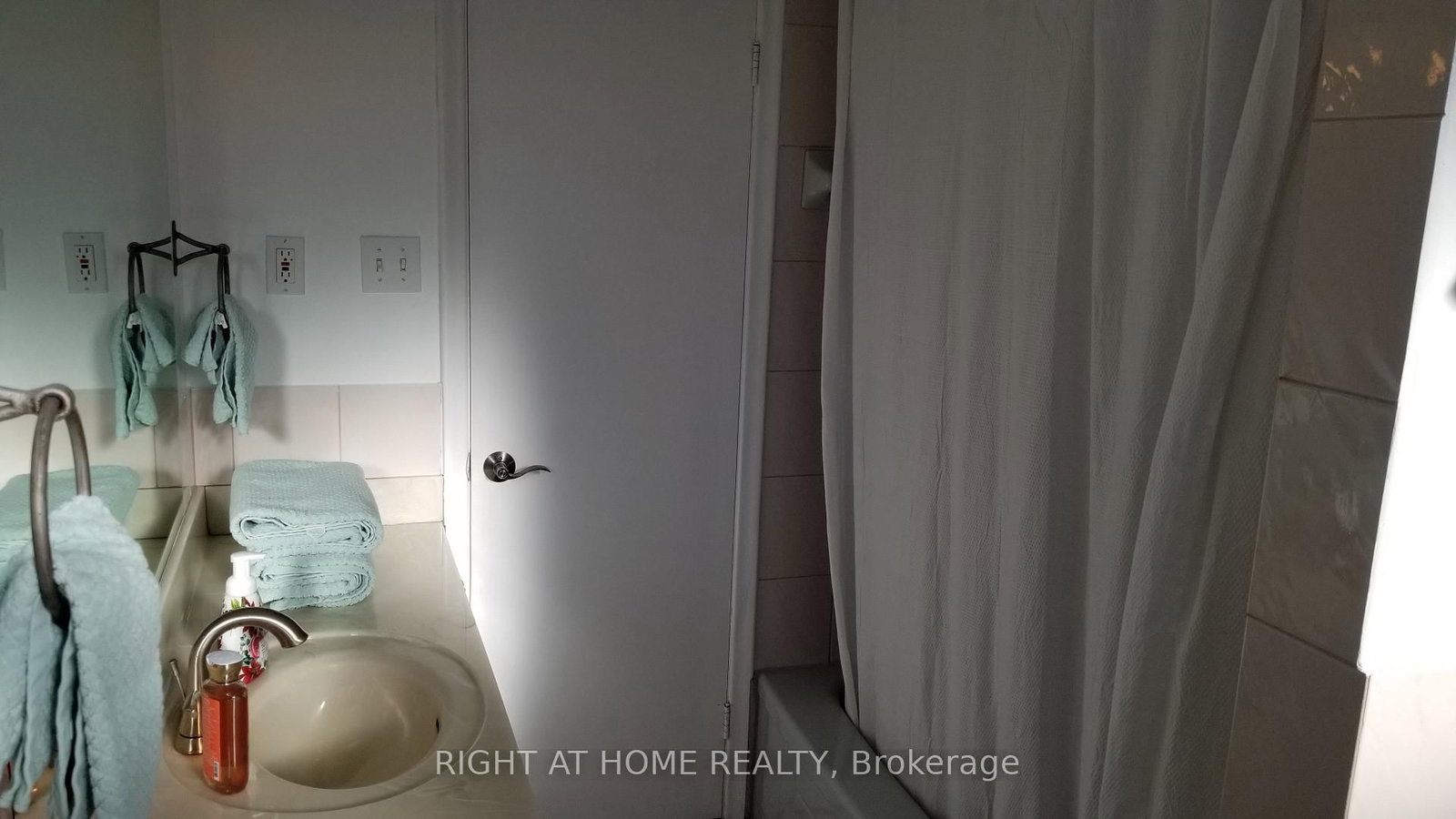 47 Roywood Drive • Toronto, ON photo 10