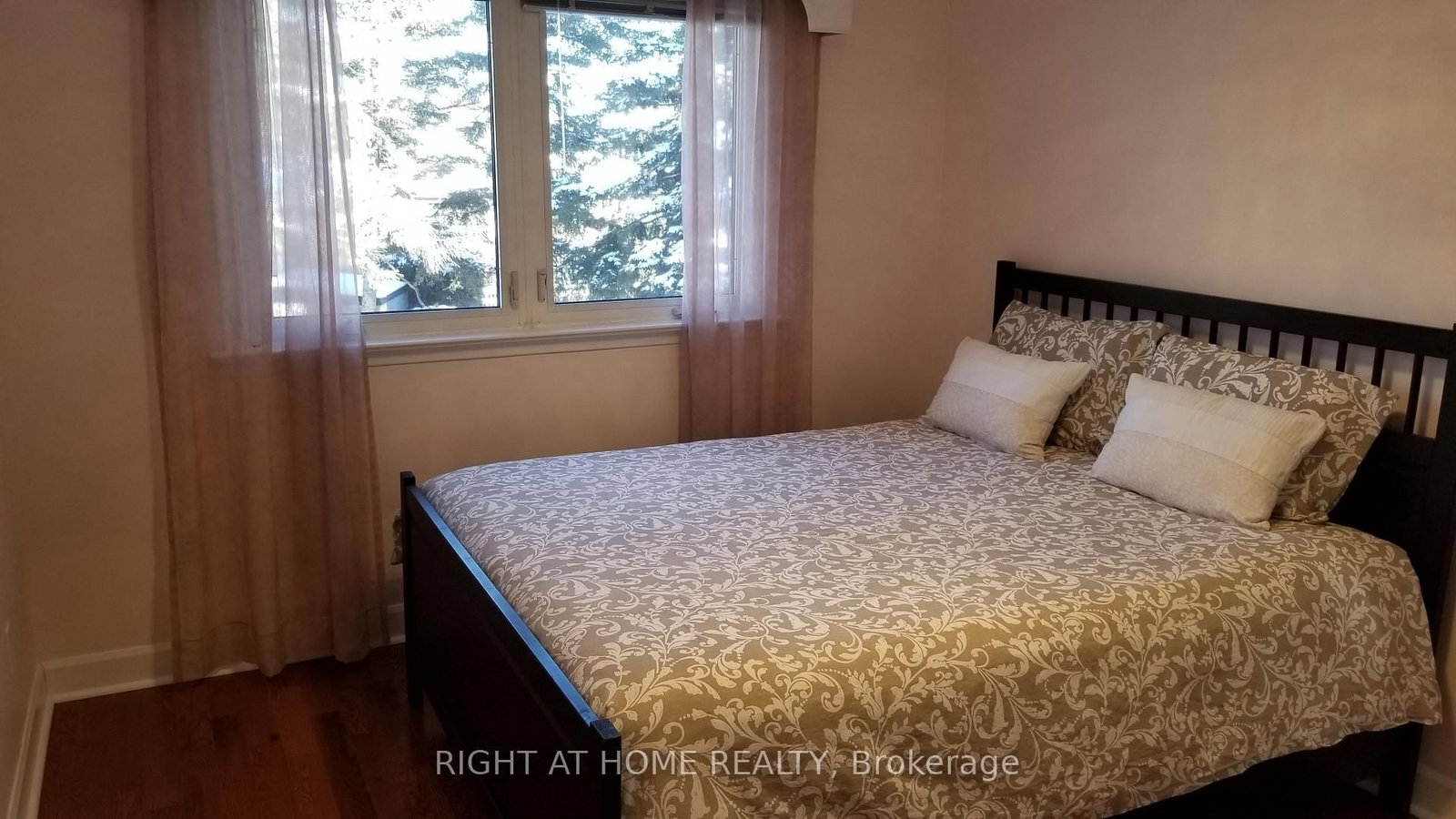 47 Roywood Drive • Toronto, ON photo 11