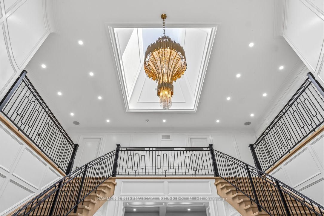 118 Laurentide Drive • Toronto, ON photo 6
