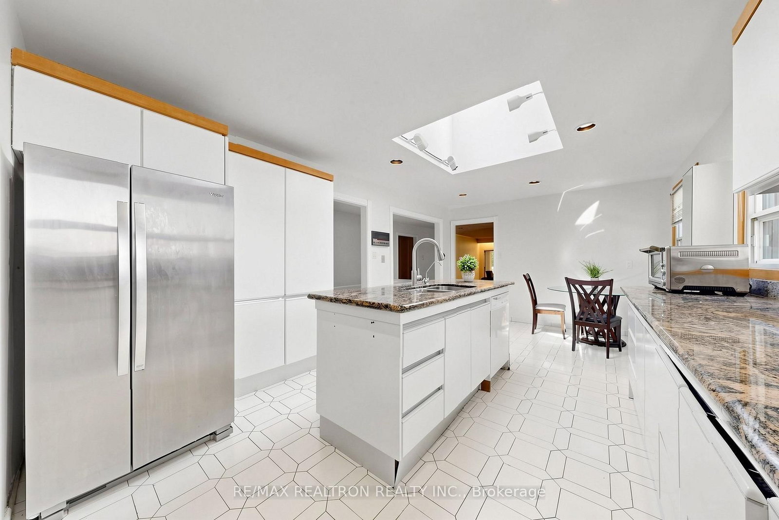 123 Francine Drive • Toronto, ON photo 12