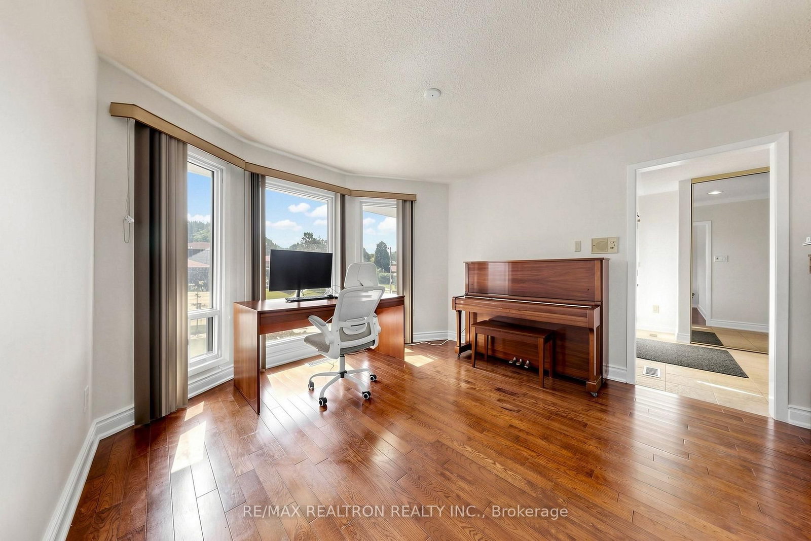 123 Francine Drive • Toronto, ON photo 19