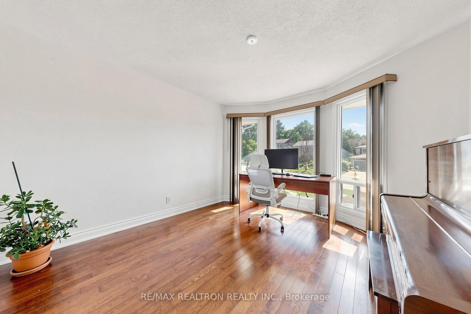 123 Francine Drive • Toronto, ON photo 20