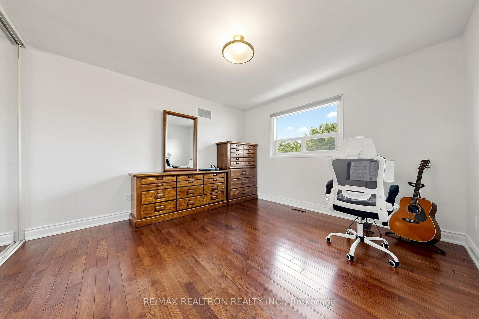 123 Francine Drive • Toronto, ON photo 21