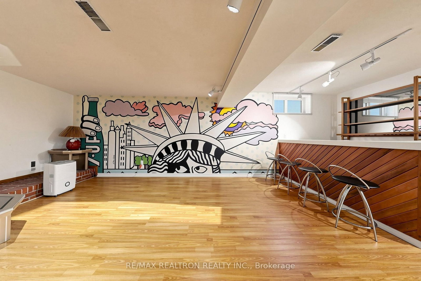 123 Francine Drive • Toronto, ON photo 24