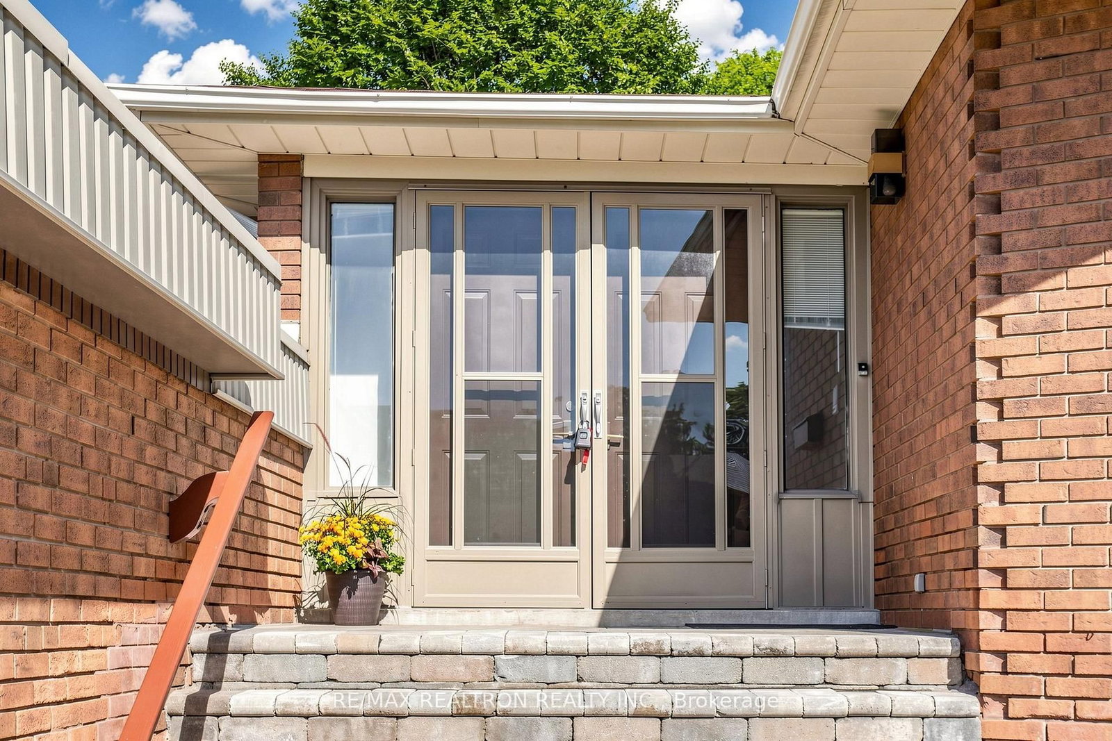 123 Francine Drive • Toronto, ON photo 3