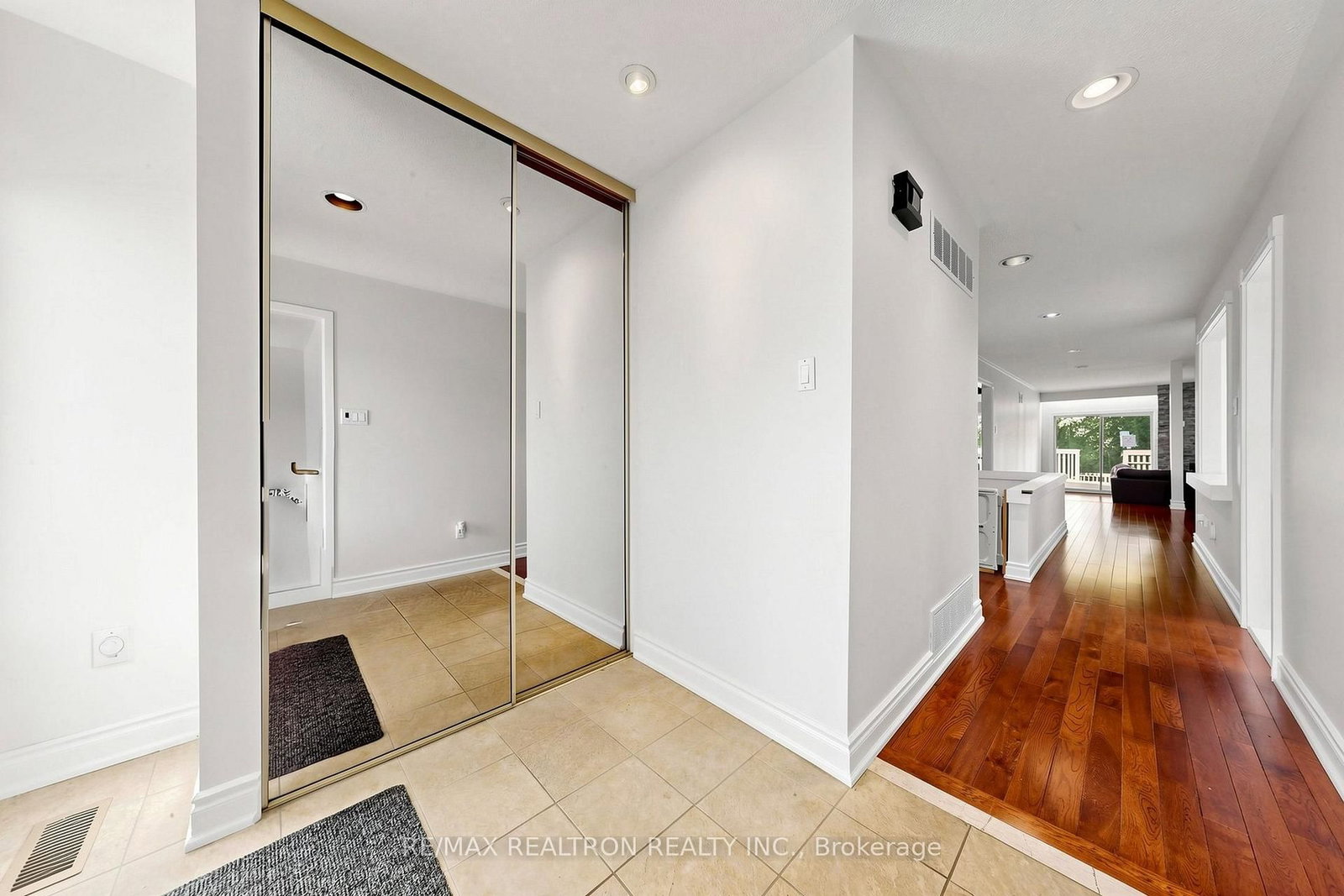 123 Francine Drive • Toronto, ON photo 5