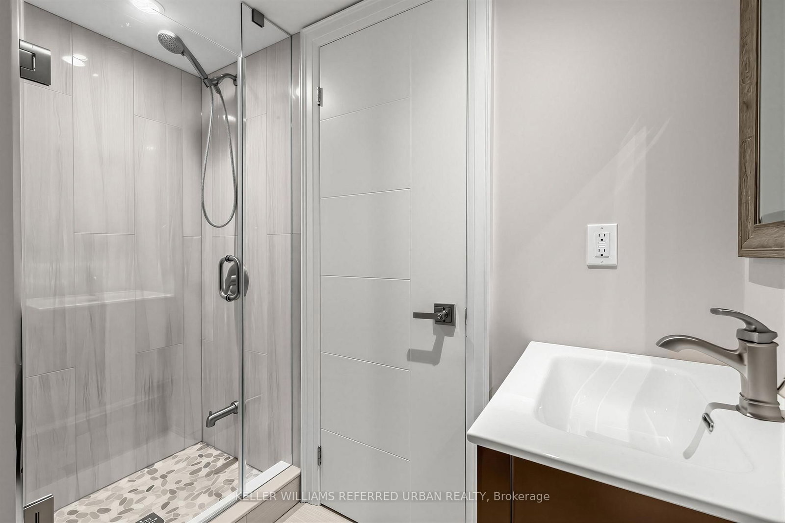 90 Holmes Avenue • Toronto, ON photo 35
