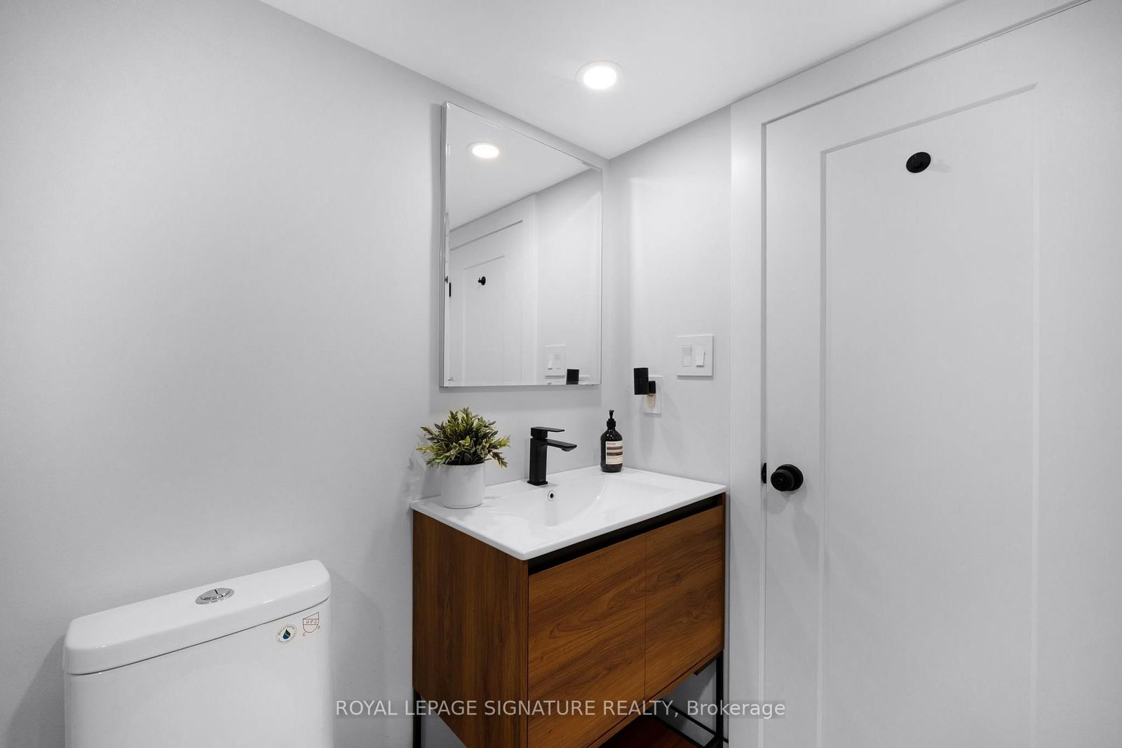 124 Donlea Drive • Toronto, ON photo 30
