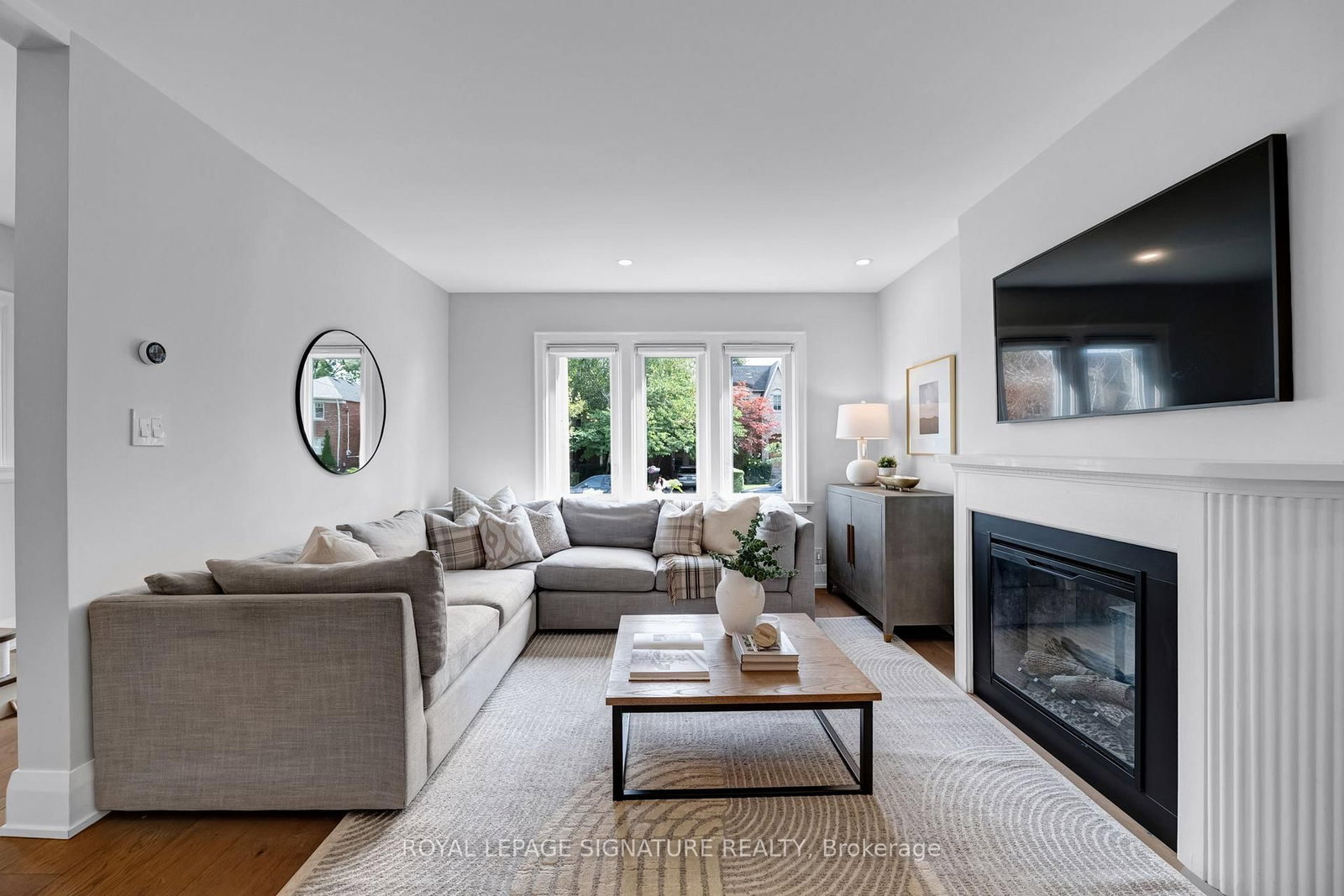 124 Donlea Drive • Toronto, ON photo 5