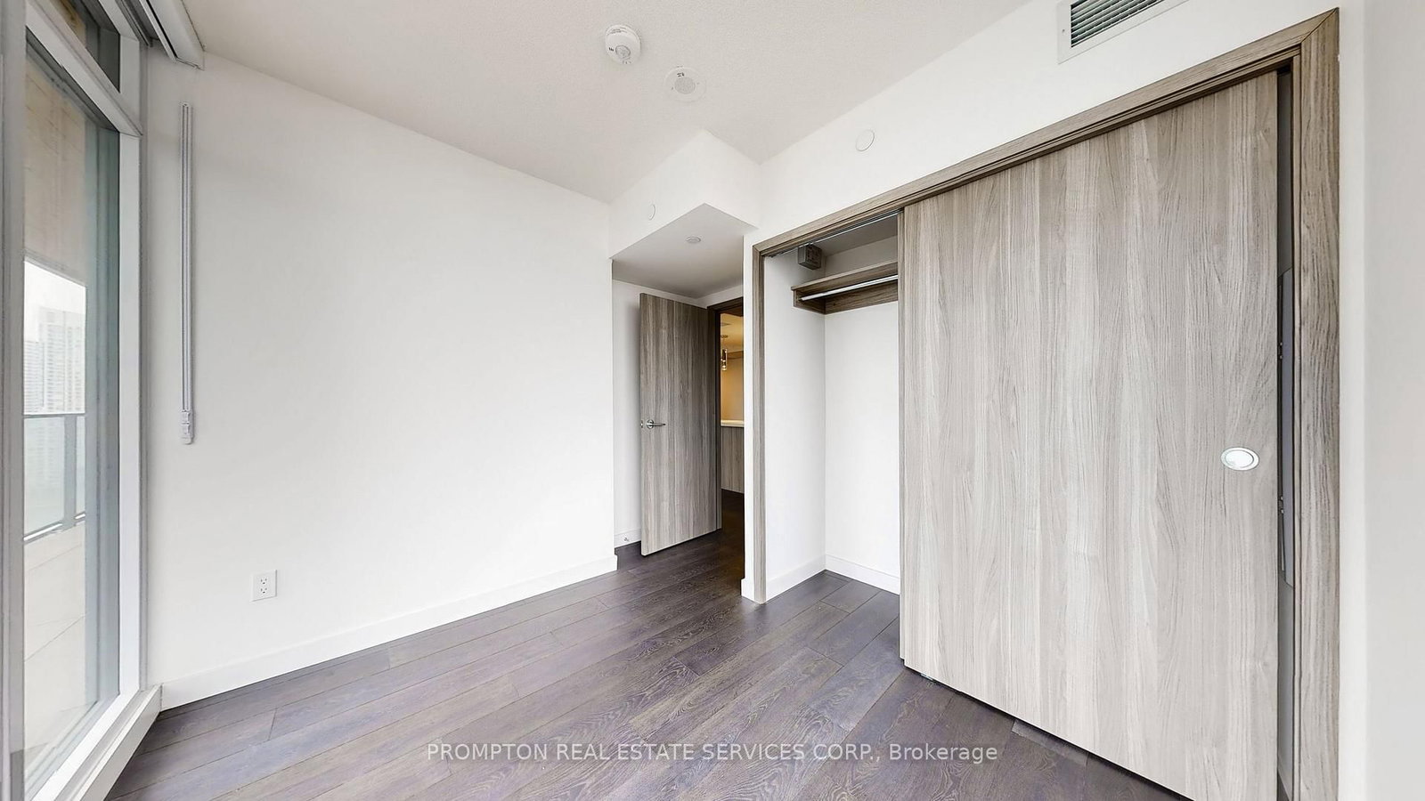 3 Concord Cityplace Way • #7007 • Toronto, ON photo 8