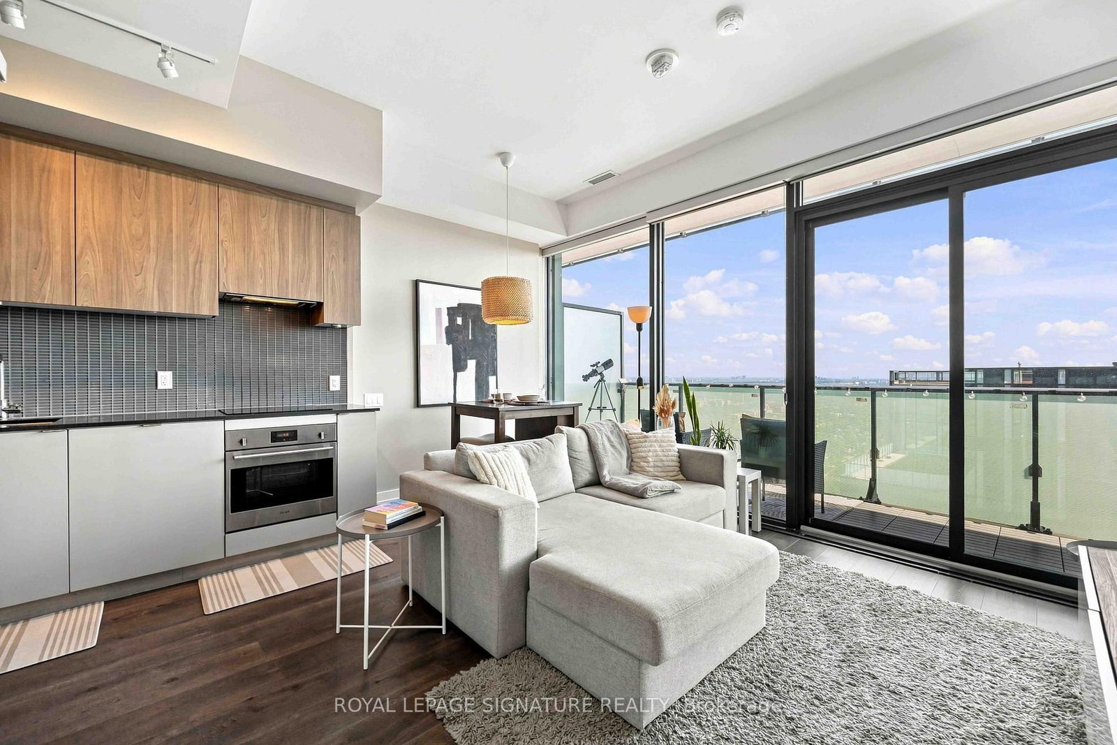 161 Roehampton Avenue • #4305 • Toronto, ON photo 8