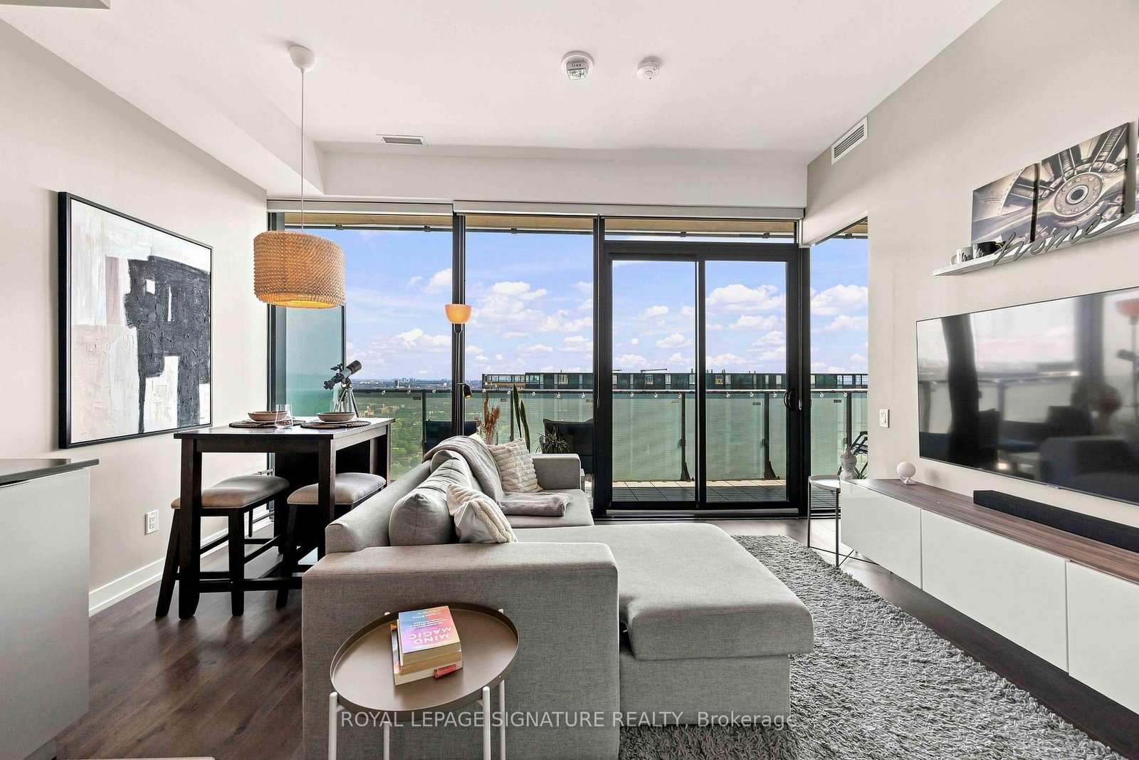 161 Roehampton Avenue • #4305 • Toronto, ON photo 9